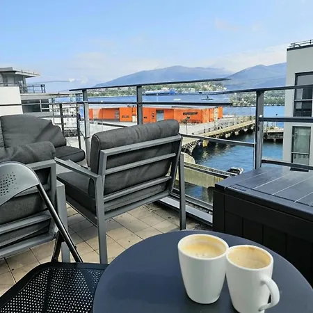 Brosundet Balcony Bliss, Ev Garage, Supermarket Next Building Alesund
