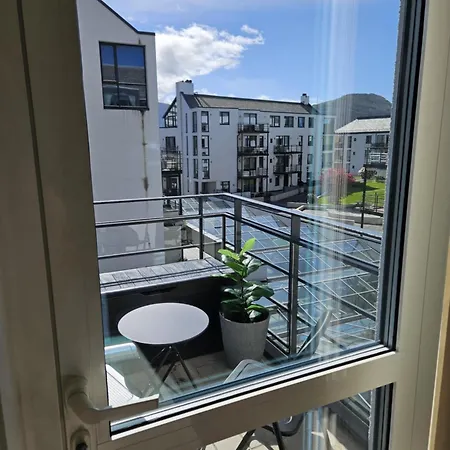 Brosundet Balcony Bliss, Ev Garage, Supermarket Next Building Alesund