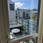 Brosundet Balcony Bliss, Ev Garage, Supermarket Next Building 올레순